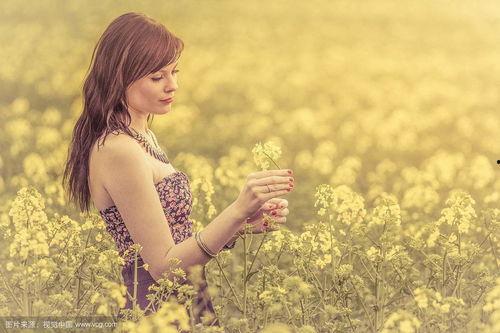 女人如花,绽放独特魅力的生命篇章